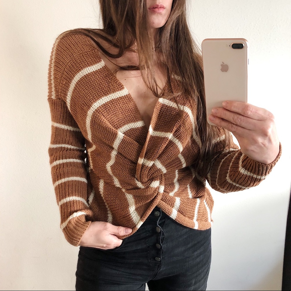 TWISTED BACK SWEATER - Picture 8 of 8